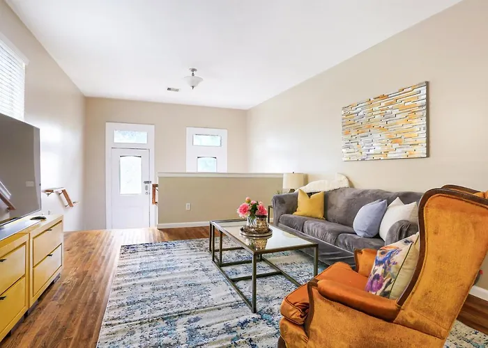 Spacious Historic Mid-City 2 Bedroom House!!!